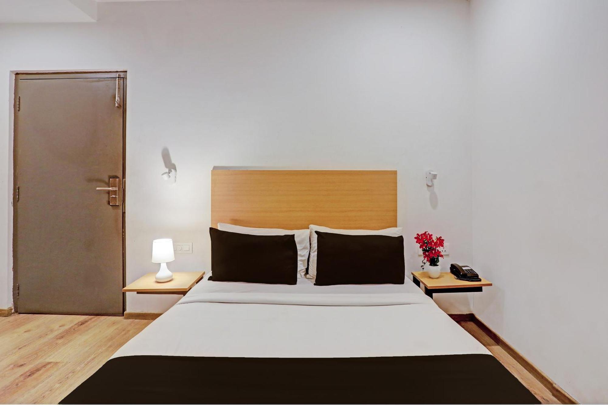 Townhouse Near Secunderabad Railway Station, Yashoda Hospital, Patny Centre Ngoại thất bức ảnh