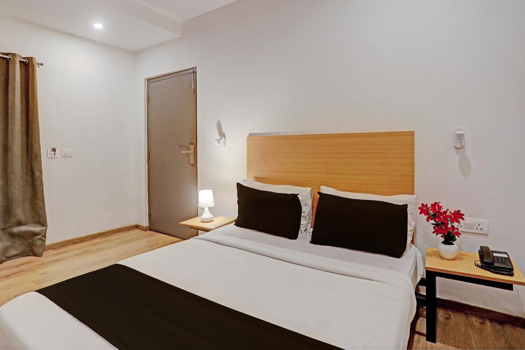 Townhouse Near Secunderabad Railway Station, Yashoda Hospital, Patny Centre Ngoại thất bức ảnh